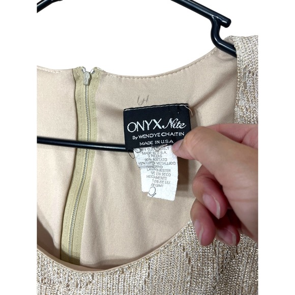 Onyx Nite Womens Dress Size 4 Sleeveless Gold Metallic Crochet Party Cocktail - Picture 5 of 8